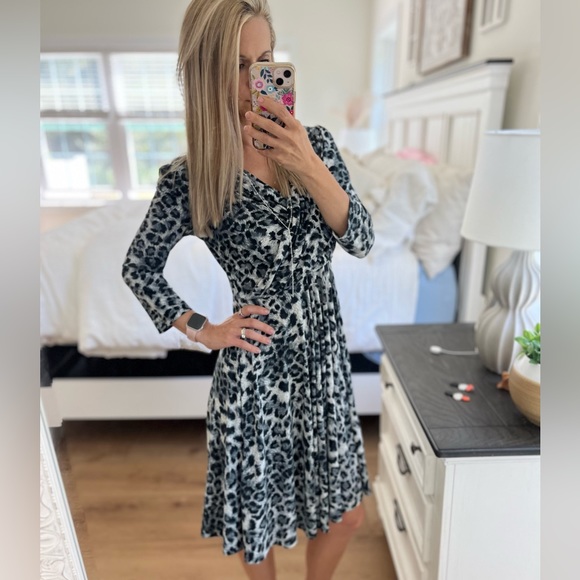 VESADE NEW YORK dress - Picture 12 of 13